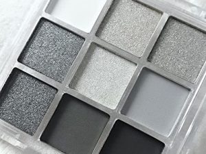 MEICOLY Black Smokey Eye shadow Palette